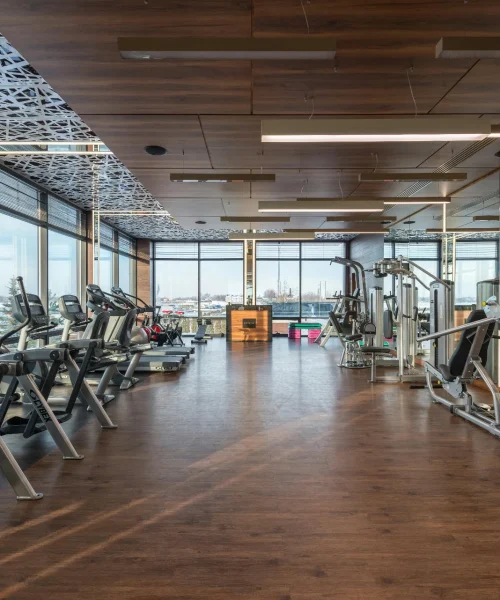 Raum mit Fitnessgeräten 3